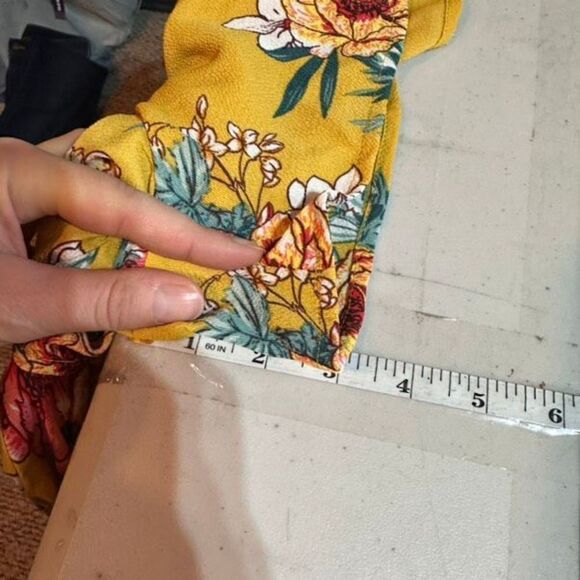 NWT Umgee Women's Floral Yellow Romper Large Boho Lace Accent Dolman Surplice - Picture 12 of 14